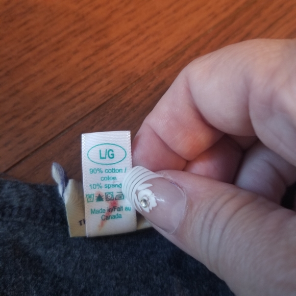 Batman v-neck long t-shirt - Picture 6 of 8